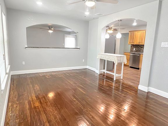 3rd image of 123 BURWOOD