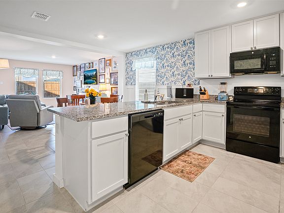 3rd image of 228 Boxberry Way