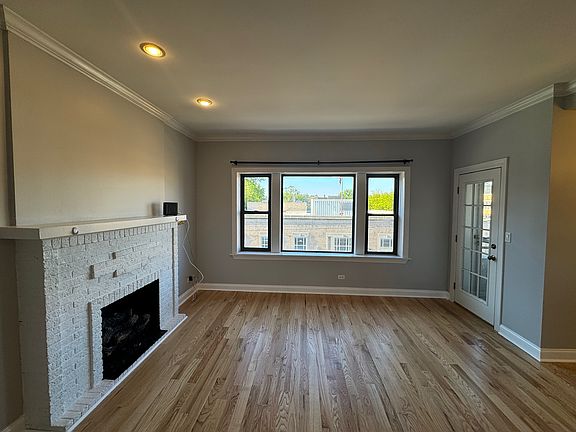 5th image of 1340 W Irving Park Rd APT 3