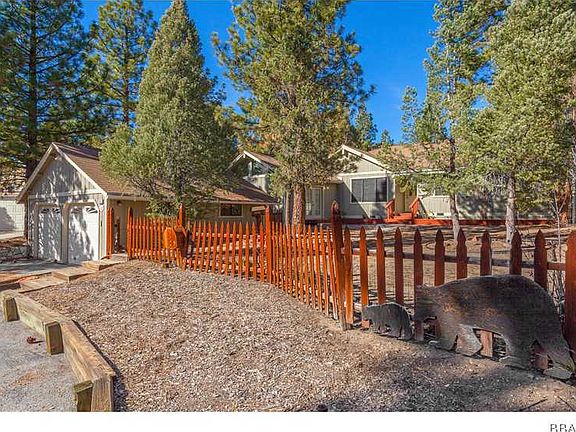 2nd image of 863 Panamint Mountain Dr