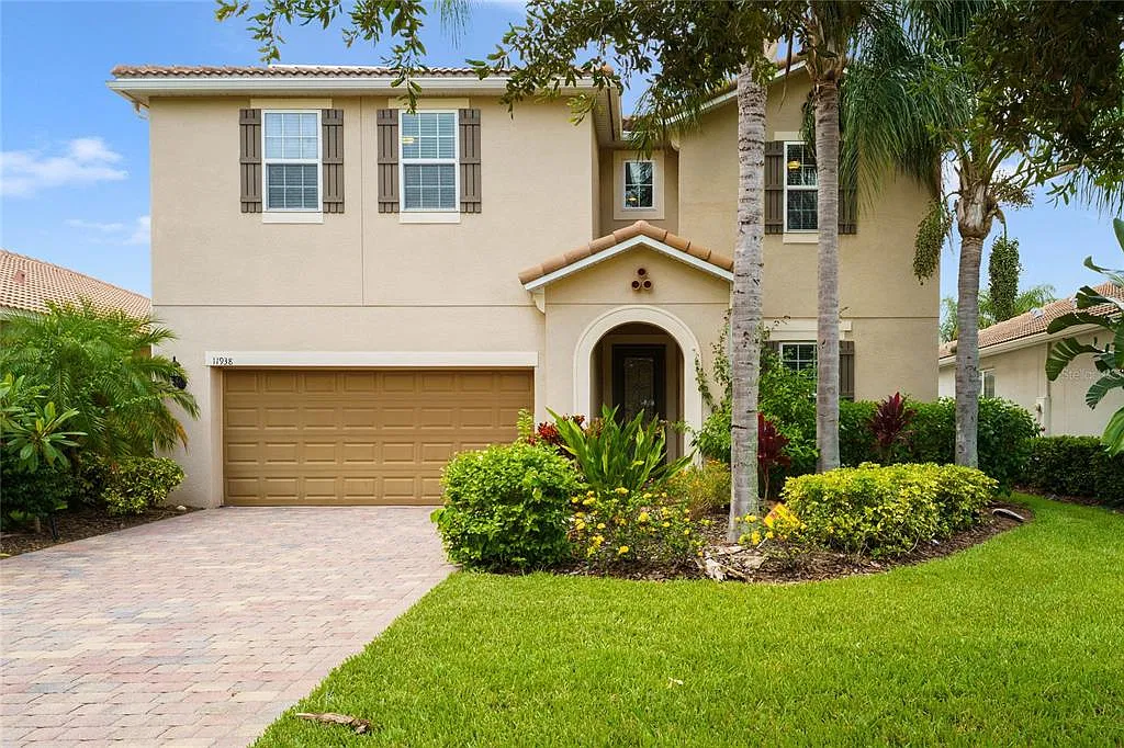 5 bed, 4.0 bath, 3000 sqft, $3,750 — Photo 1