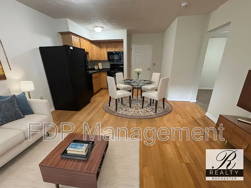 1 bed, 1.0 bath, 396 sqft, $995 — Photo 1