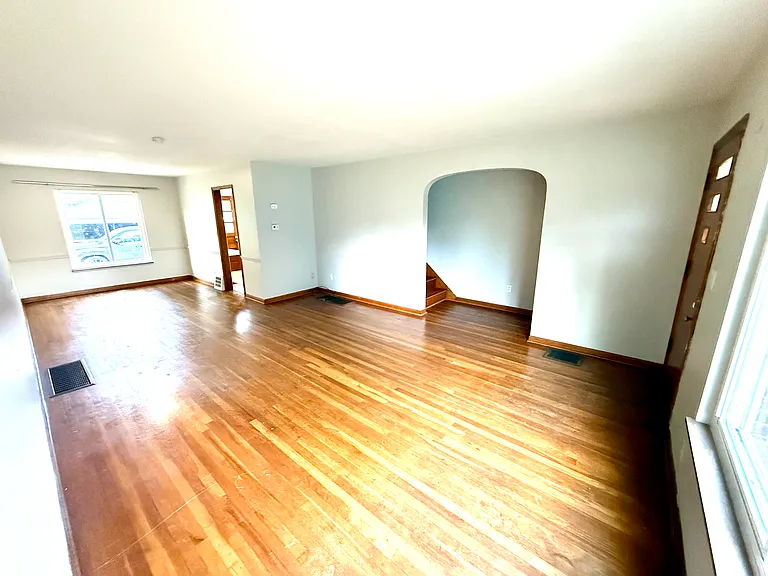1525 Waltham Rd #1 — Photo 3