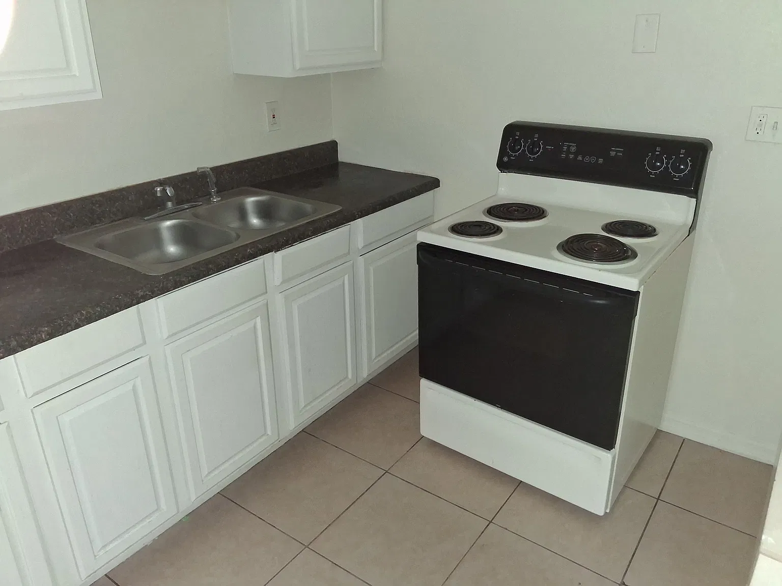 1 bed, 990 sqft, $800 — Photo 2