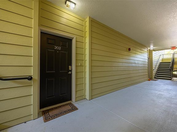 5th image of 1245 SW 9th Rd APT 202