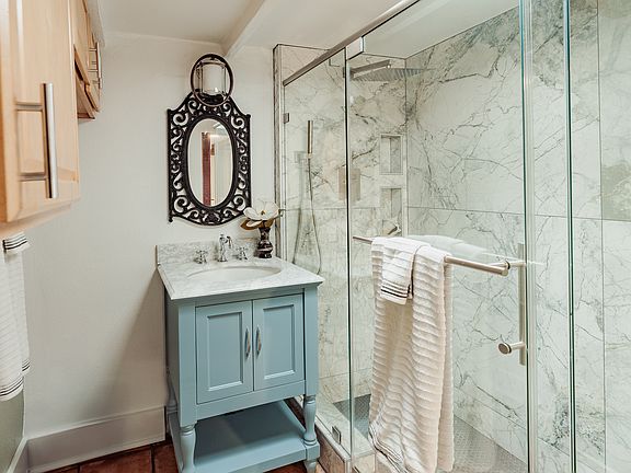5th image of 3721 Bancroft St #1/2