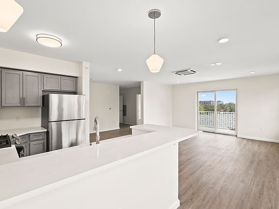 2nd image of 165 Pavilion Ave #403