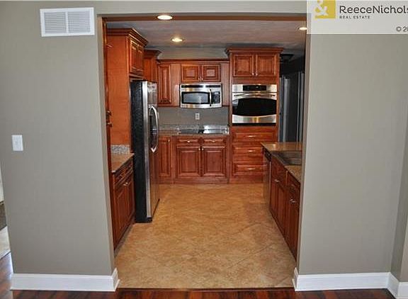 5th image of 7249 Greeley Ave