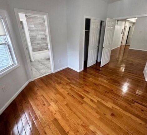 5th image of 122 Littleton Ave