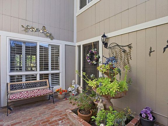 4th image of 815 Rigel Ln
