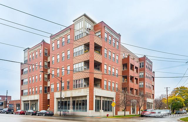 1st image of 2700 W Belmont Ave Unit 406