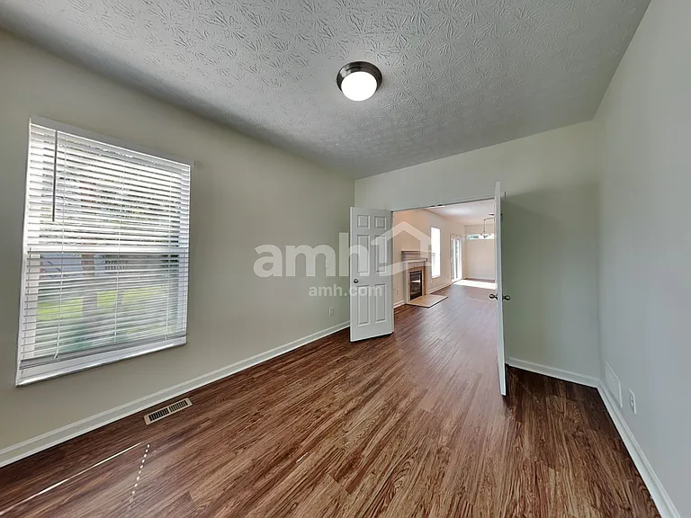 136 Leasure Dr — Photo 8
