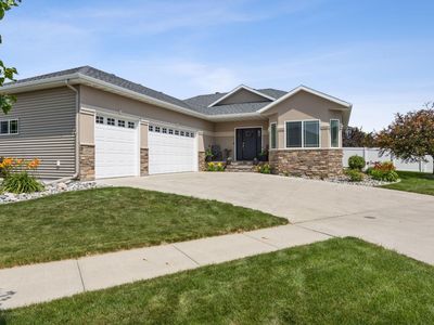 4508 Beach Ln S, Fargo, ND, 58104