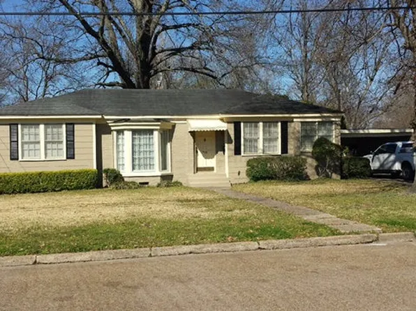 711 E 3rd St, Leland, MS 38756