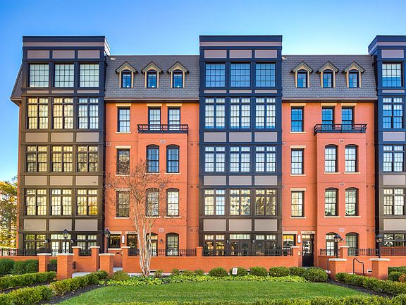 5th image of 1700 Clarendon Blvd #121