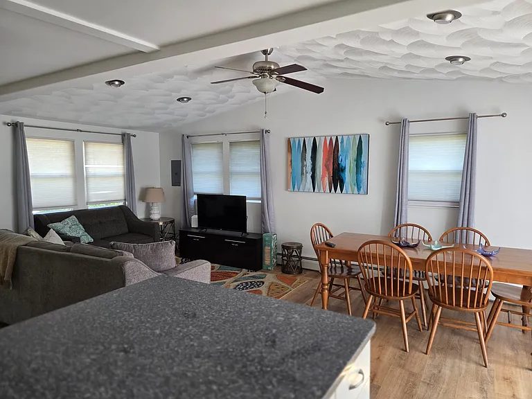 6 Eddy Ln — Photo 4