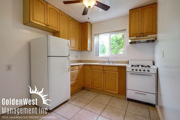 2nd image of 1237 Hornblend St #3