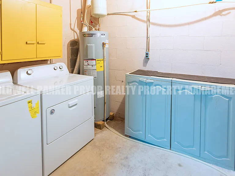 165 Lakeshore Ct — Photo 31