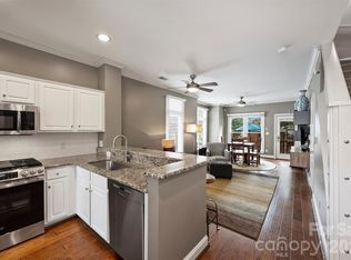 1073 Park West Dr, Charlotte, NC