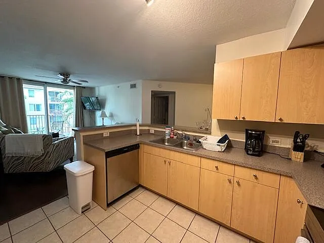 615 Villa Cir — Photo 44