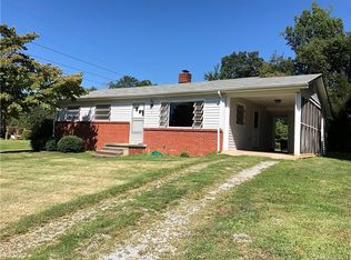 23 Hartshorn Dr, Candler, NC 28715