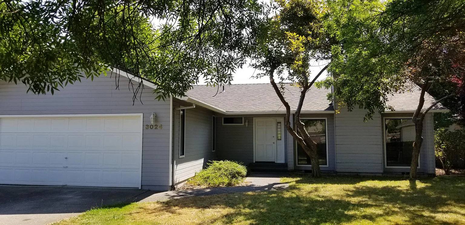3024 Cleopatra Cir photo 1