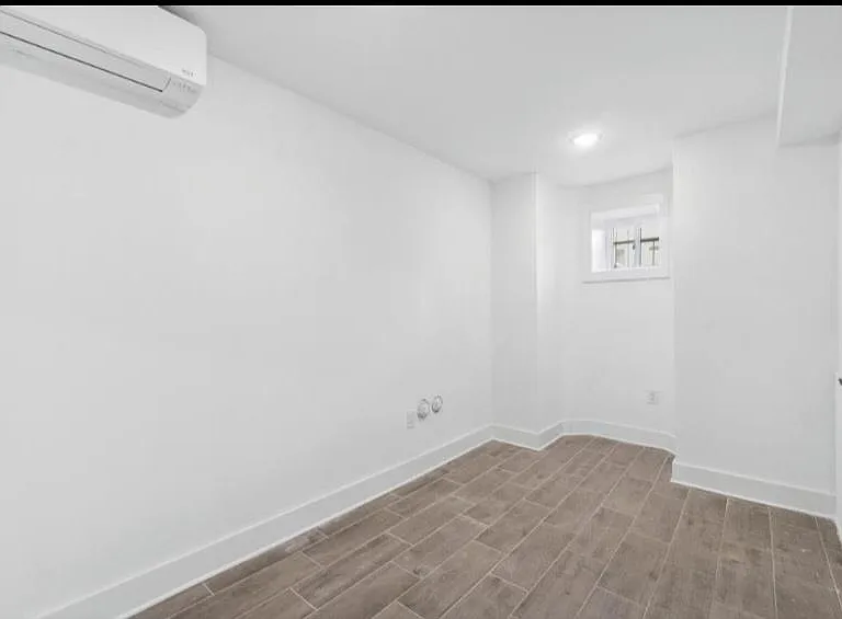234 Webster Ave #1R — Photo 11