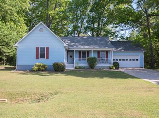 4621 Pond House Rd, Flowery Branch, GA 30542