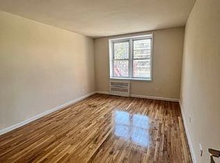 4-35 27th Ave #1A, Astoria, NY 11102