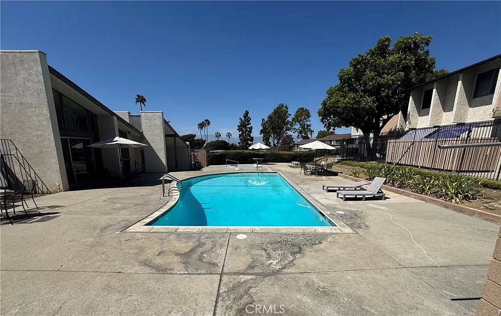2 bed, 1.5 bath, 1129 sqft, $2,650 — Photo 3