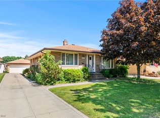 4107 Apple Creek Dr, Brooklyn, OH 44144
