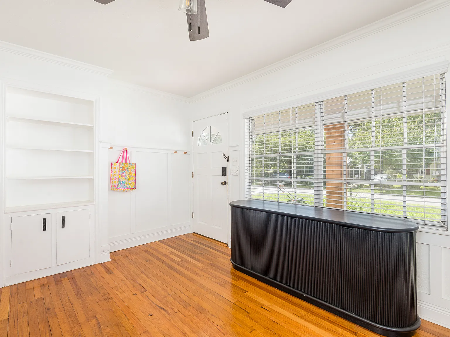 3 bed, 1244 sqft, $2,700 — Photo 4