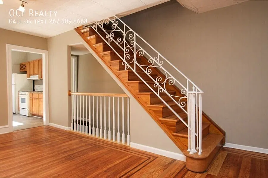 Four Bed La Salle Townhouse — Photo 2