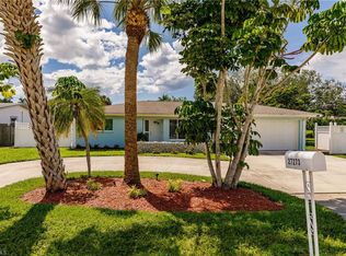 27273 Buccaneer Dr, Bonita Springs, FL 34135