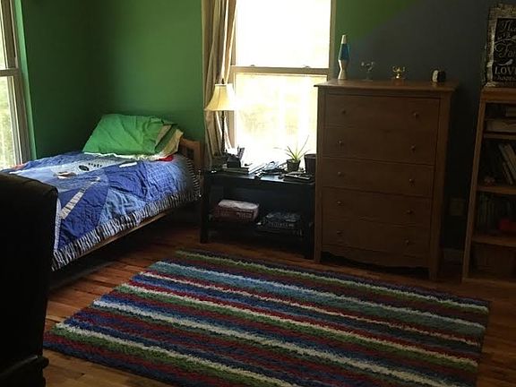 4th image of 192 Woods Ln