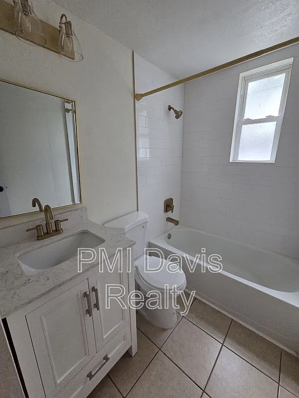 2 bed, 1.0 bath, $1,000 — Photo 4