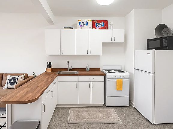 2nd image of 191 Orchard St APT 5D