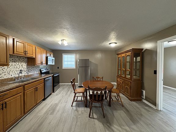 5th image of 1114 Knight St