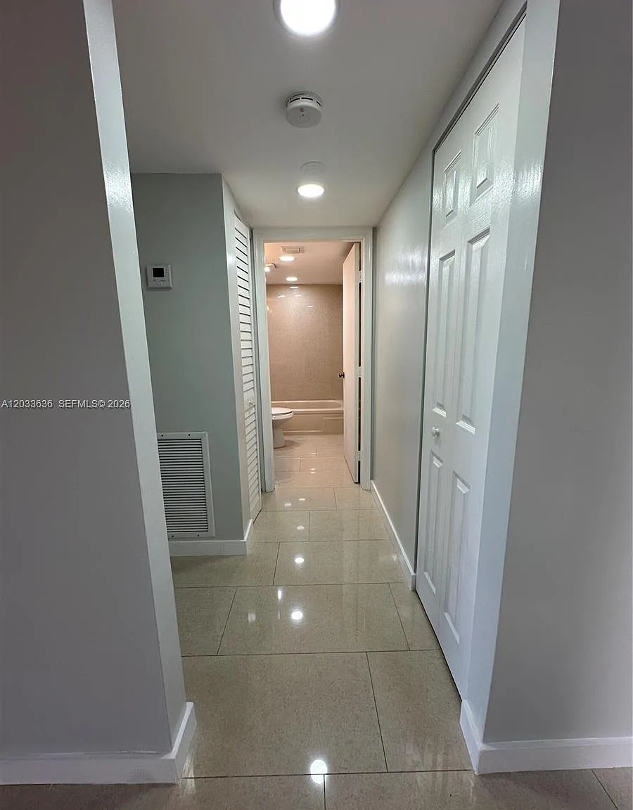 Palm Lakes Condo — Photo 3