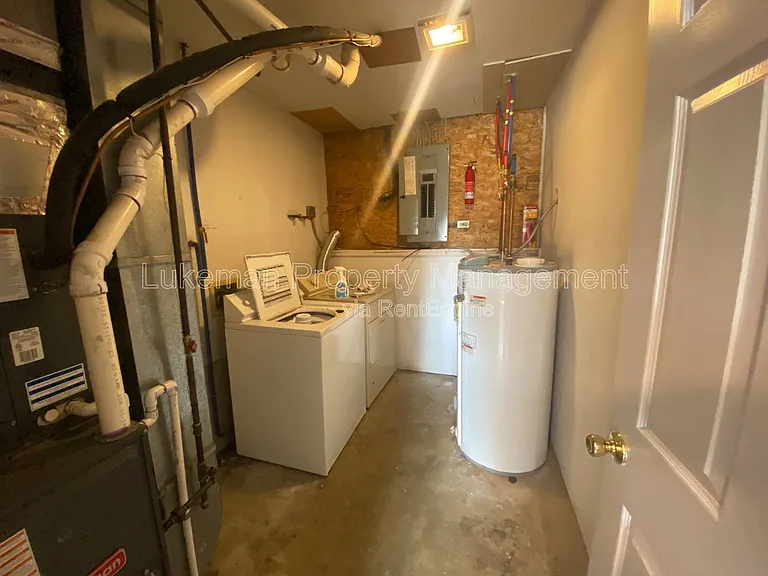 1201 Lafayette Ave — Photo 22