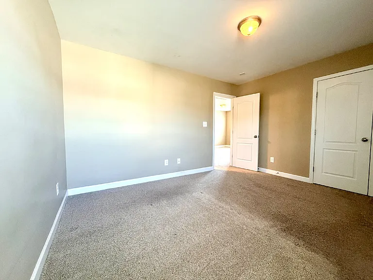 1820 Shady Knoll Ln — Photo 13
