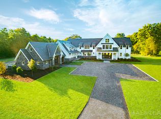 2 Wing Rd, New Canaan, CT 06840