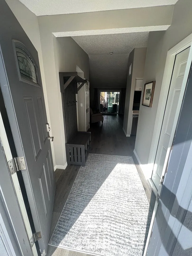 552 Hammock Drive — Photo 3