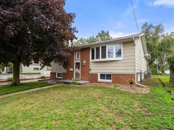 1613 E Pauline St, Appleton, WI 54911