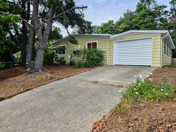 189 NE 35th St, Newport, OR 97365