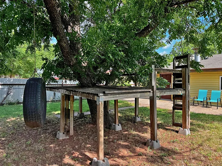 1609 Sunnyside Ln — Photo 30