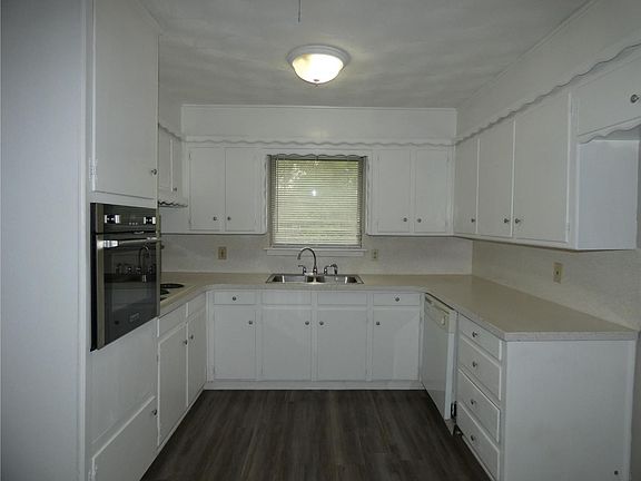 5th image of 7513 Maple Dr