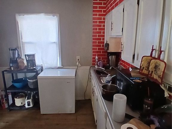 5th image of 852 Marmion Ave