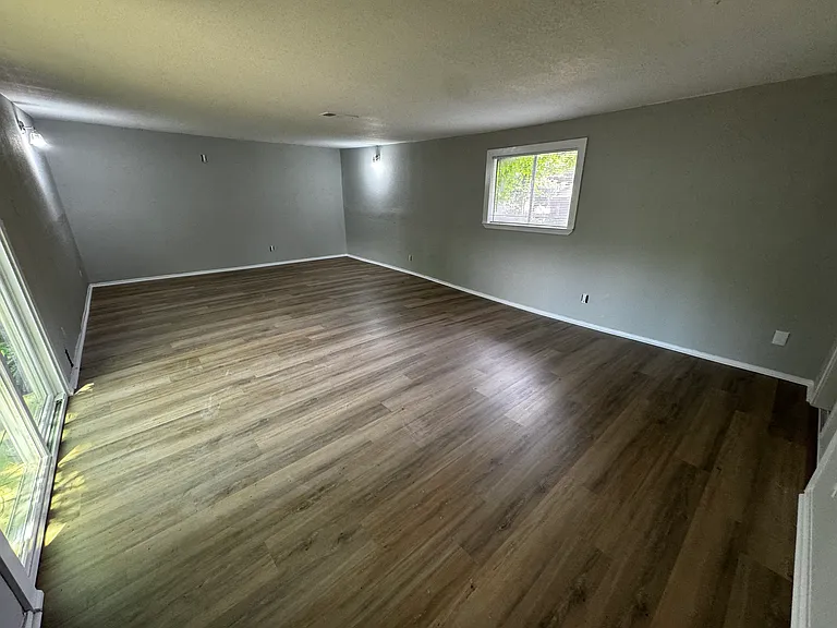 1717 Hemphill Dr — Photo 16