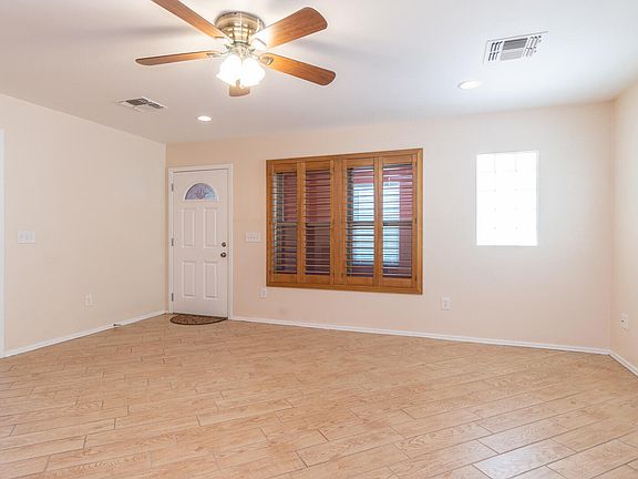 3rd image of 5216 E FLORIAN Avenue